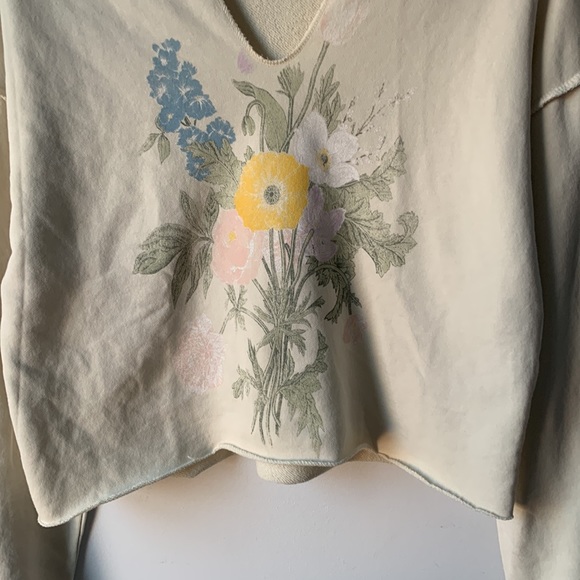 Y2K | Floral Graphic Cottage Core Cropped V-neck Lightweight Cozy Knit Shirt Top - Picture 5 of 6
